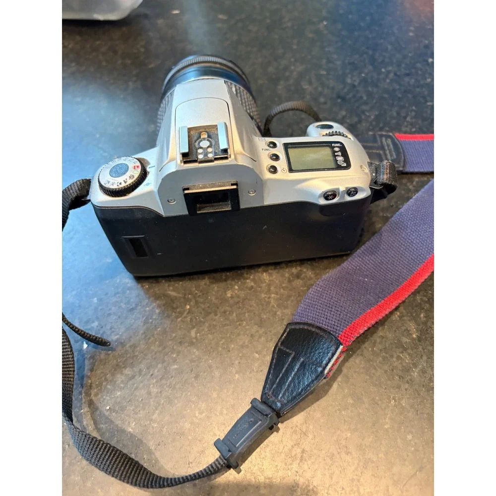 Canon EOS Rebel 2000 35mm SLR film camera & Canon Zoom Lens EF 28-80mm f/3.5-5.6